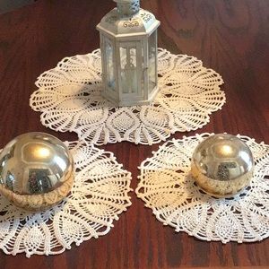 NWOT 3 Piece Round Peacock Design Doilies